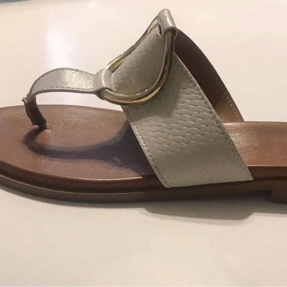 Coach and Four thong sandals. White Faux Leather with Gold Ring. Size 8 - Picture 6 of 8